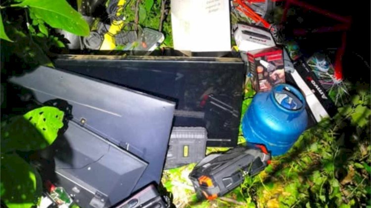 POLÍCIA MILITAR PRENDE HOMENS POR FURTO EM ATIBAIA